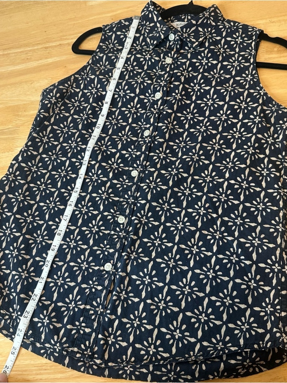 Woolrich Women’s Navy Blue Button Up Collar Sleeveless Tank Top Size S Small - Picture 5 of 9